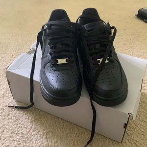 Men Nike black af1 size 8 low